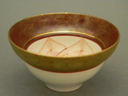 ３