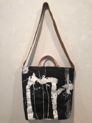 ラファエルナバス展 白と黒の世界 ‐ｂａｇ- 作品紹介５ – ギャラリー数 